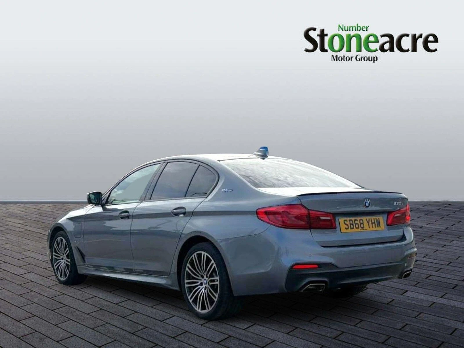 BMW 5 Series 530e M Sport iPerformance Saloon SB68YHW Image 3