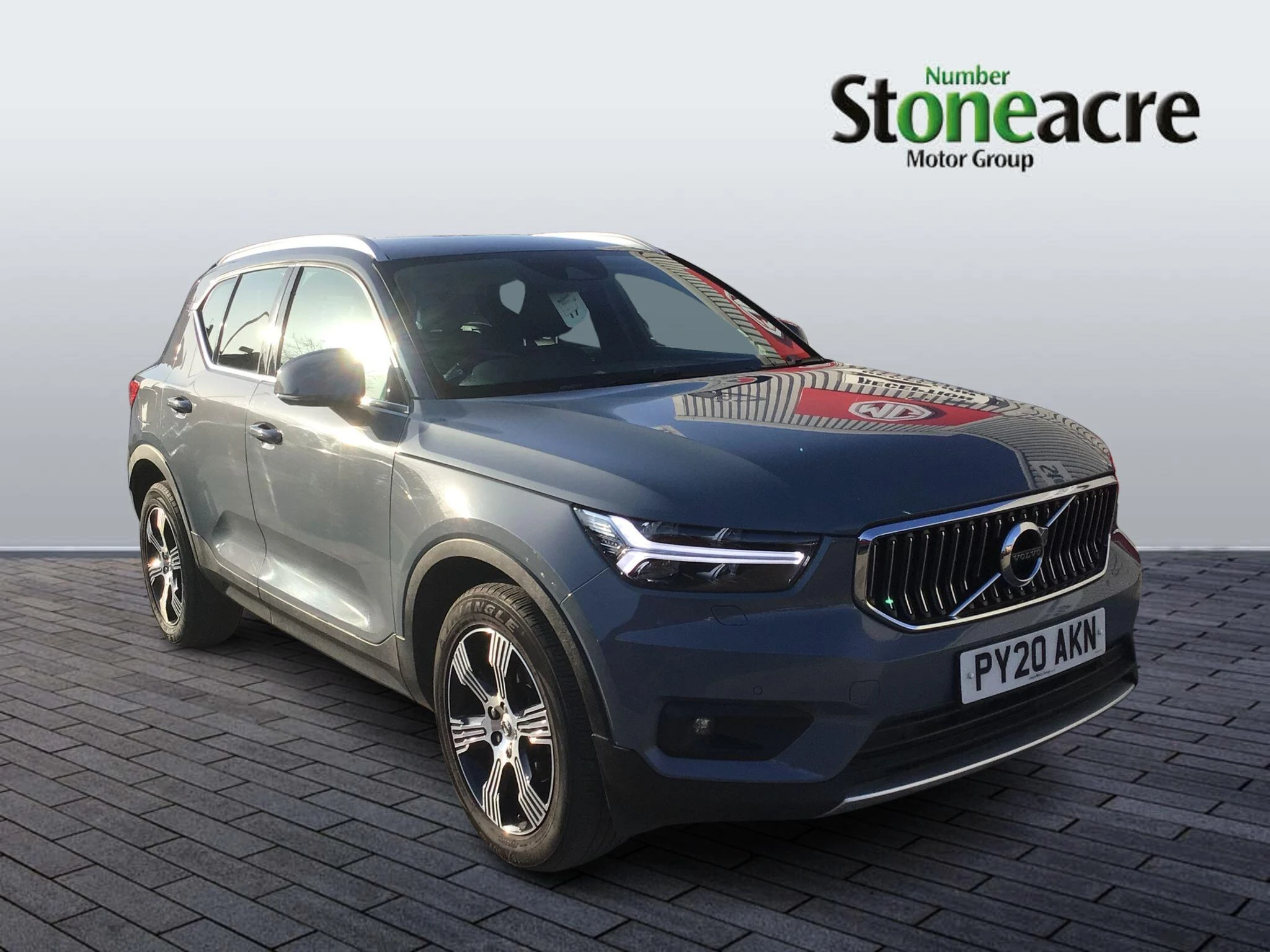 Volvo XC40 2.0 D3 Inscription Auto Euro 6 (s/s) 5dr PY20AKN Image 1