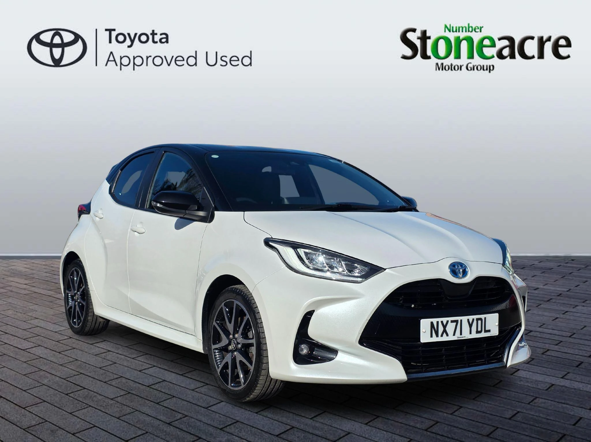 Toyota Yaris 1.5 Hybrid Dynamic 5dr CVT NX71YDL Image 1