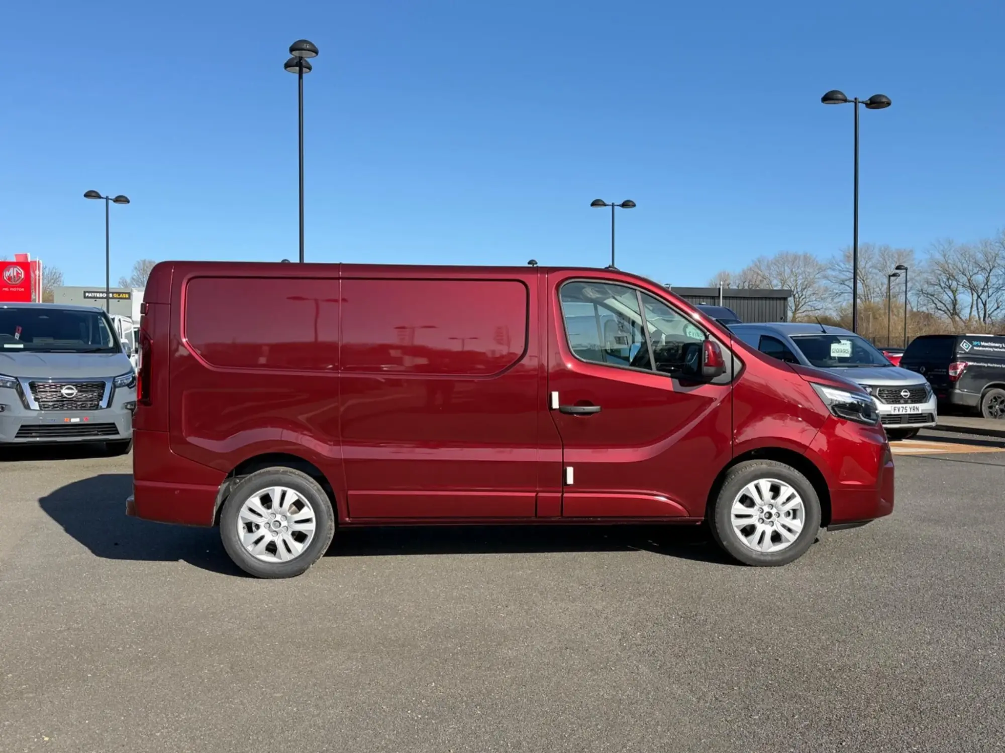 Nissan Primastar 2.0 dCi 30 Tekna L1 Euro 6 (s/s) 5dr Image 2