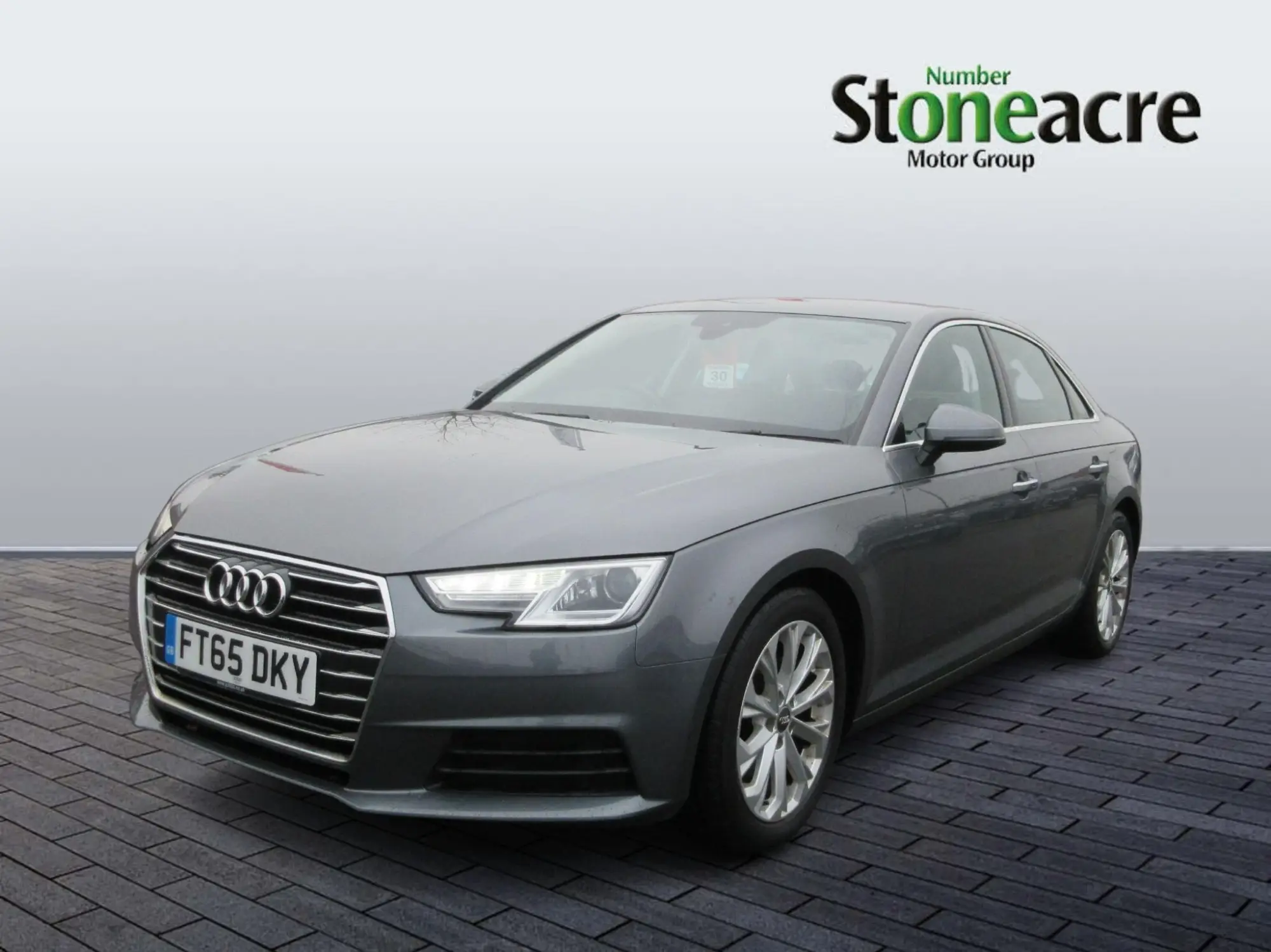 Audi A4 Saloon 2.0 TDI ultra SE S Tronic Euro 6 (s/s) 4dr FT65DKY Image 3