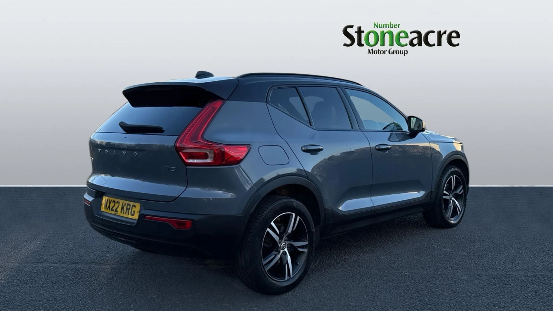 Volvo XC40 R-Design T3 (163 hp) Auto NX22KRG Image 2