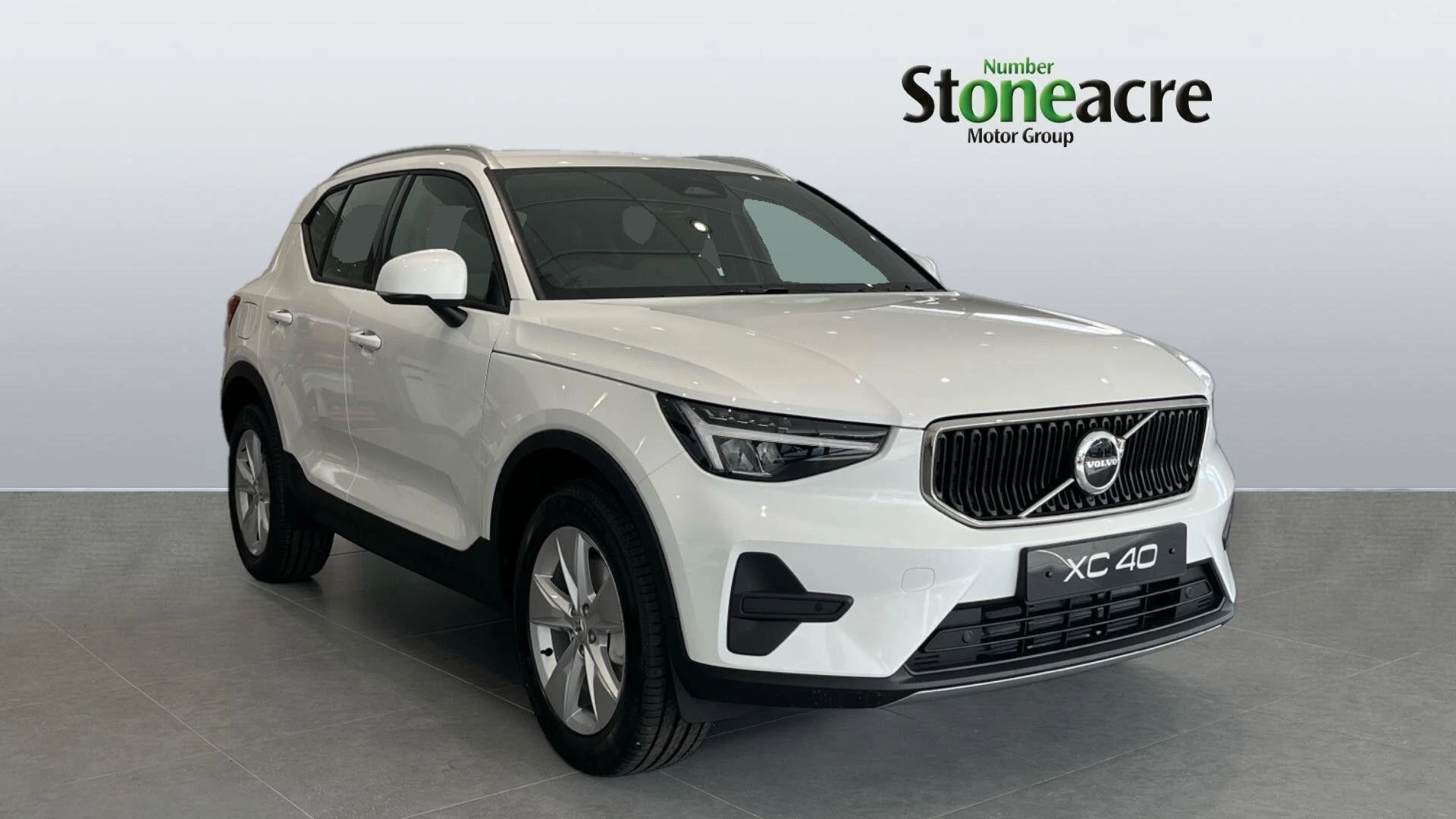 Volvo XC40 Core B3 (163 hp) Auto YB25BAU Image 1