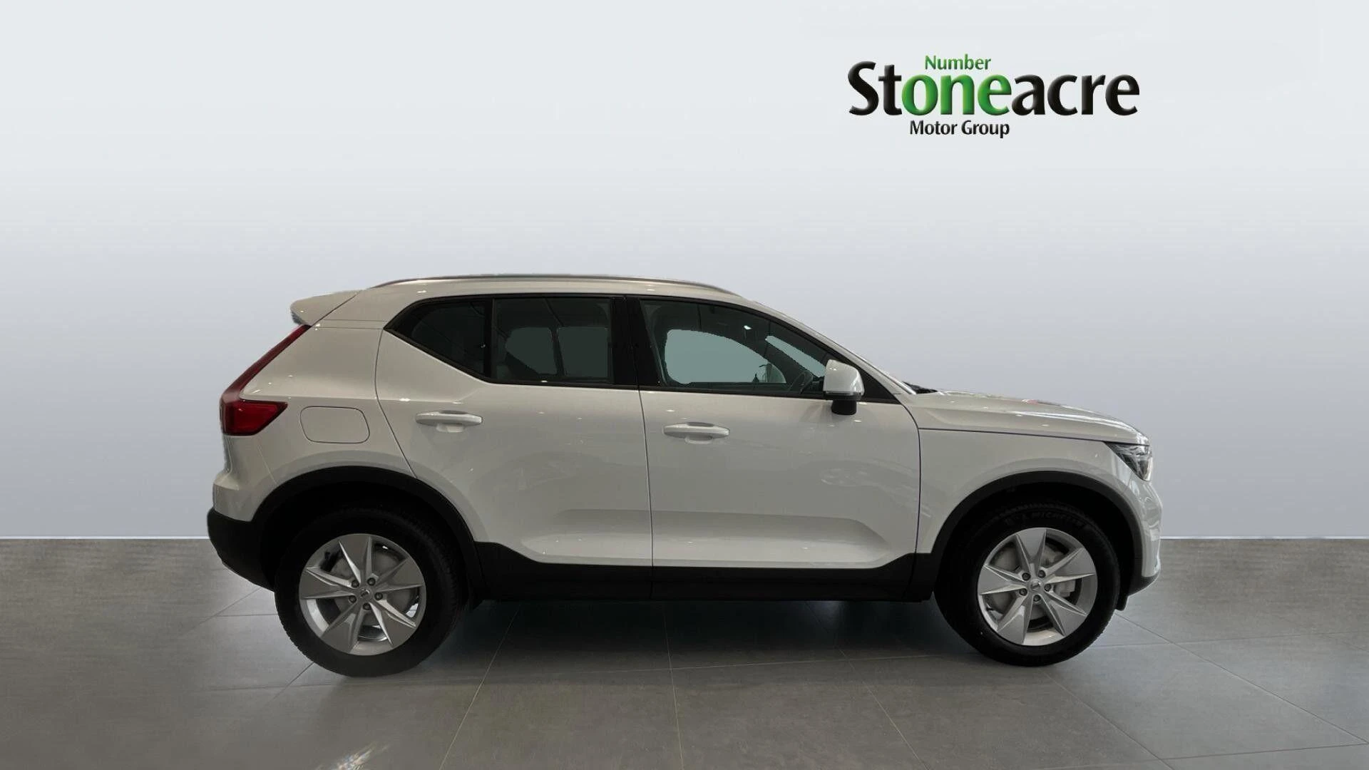 Volvo XC40 Core B3 (163 hp) Auto YB25BAU Image 3