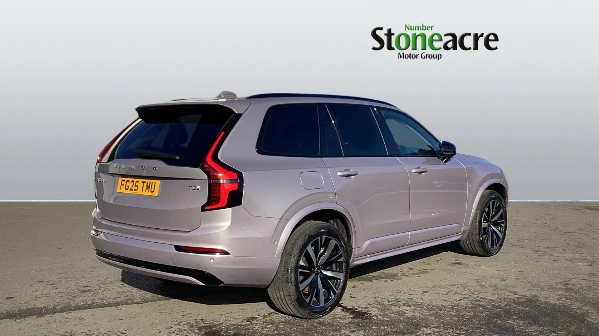 Volvo XC90 Image 2