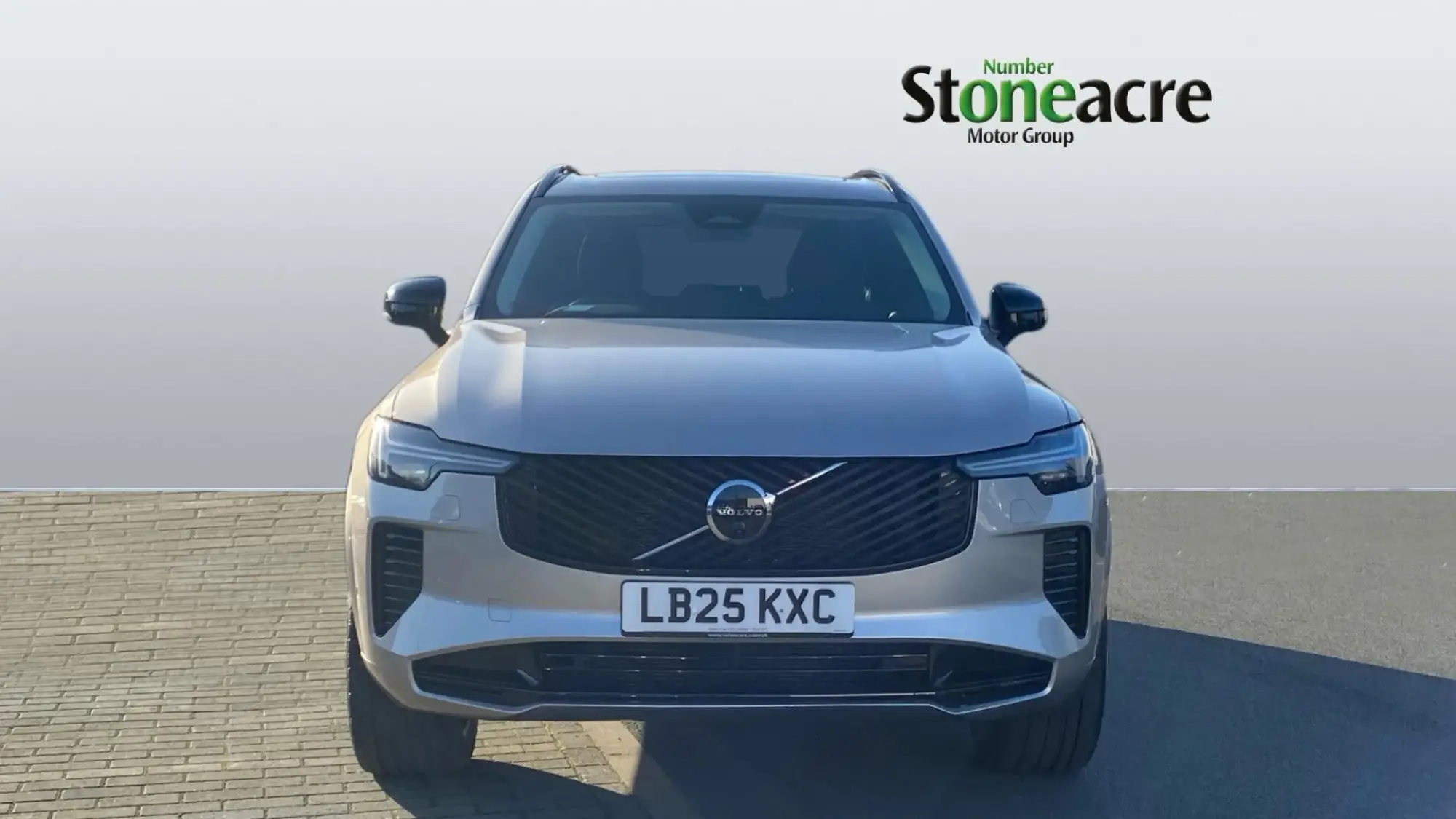 Volvo XC90 2.0 B5 MHEV Plus Auto 4WD Euro 6 (s/s) 5dr LB25KXC Image 2