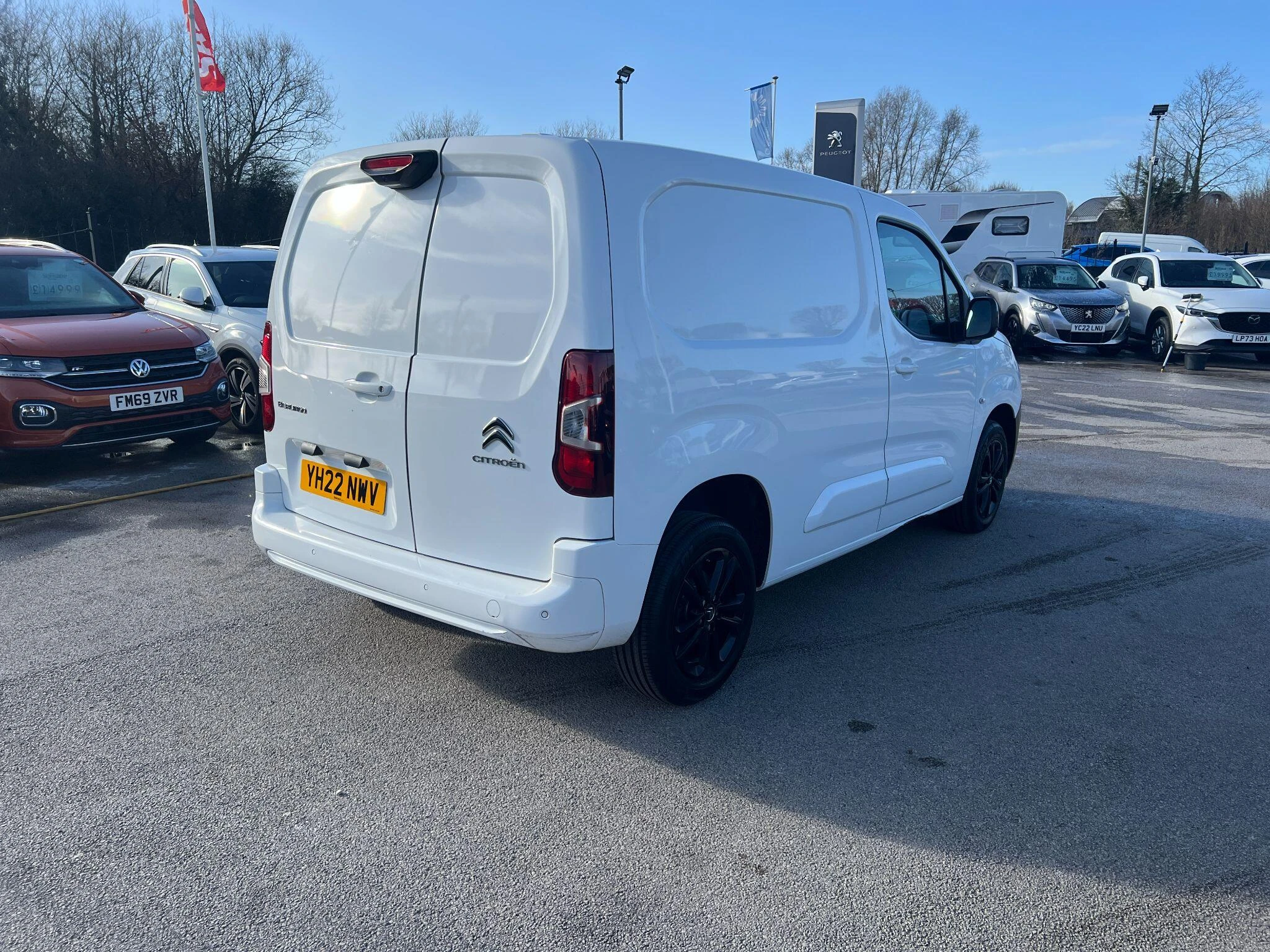 Citroen Berlingo 1.5 BlueHDi 1000 Driver M Pro SWB Euro 6 (s/s) 5dr YH22NWV Image 3