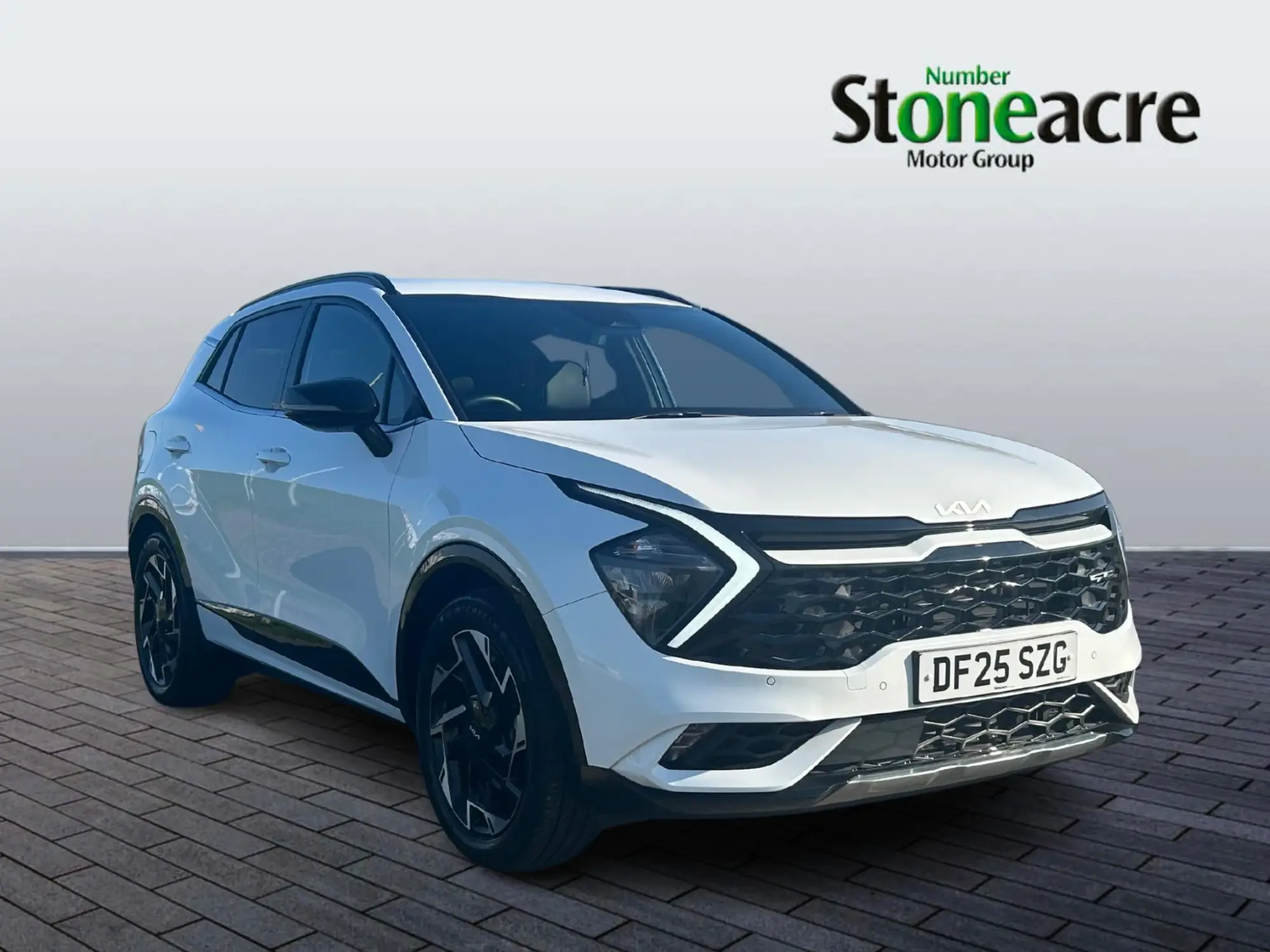 Kia Sportage Plug-In Hybrid 1.6 T-GDi 13.8kWh GT-Line Auto AWD Euro 6 (s/s) 5dr DF25SZG Image 1