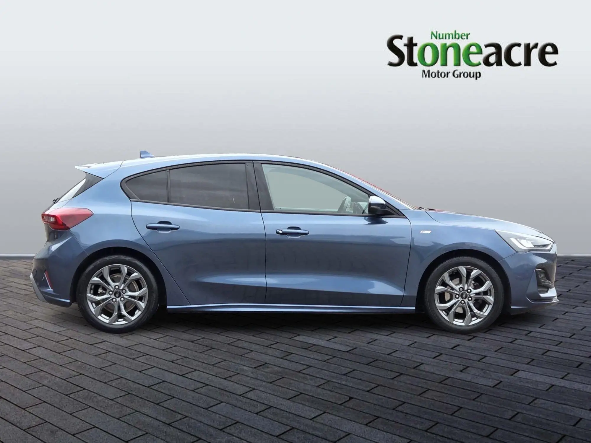 Ford Focus 1.0 EcoBoost ST-Line Style 5dr WN73BTO Image 2