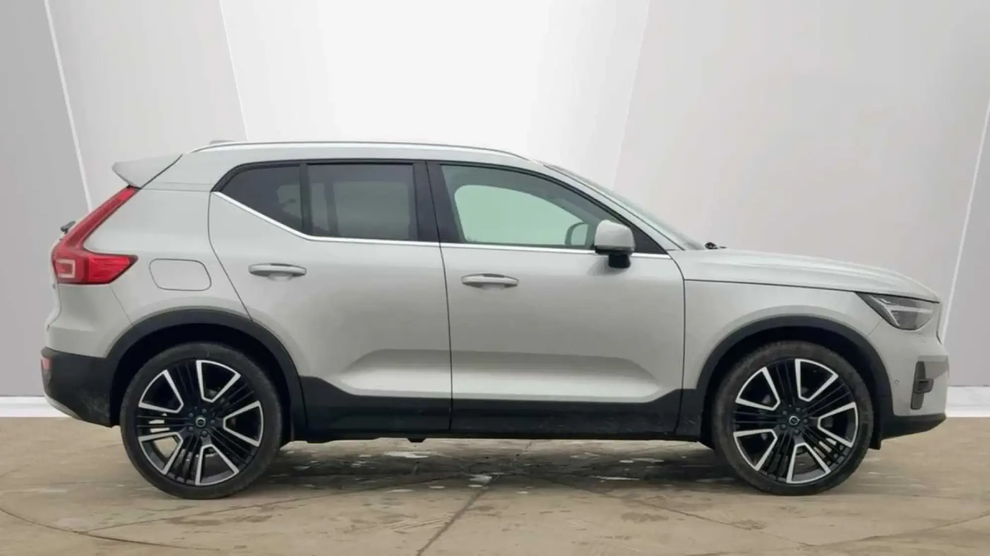 Volvo XC40 Image 2