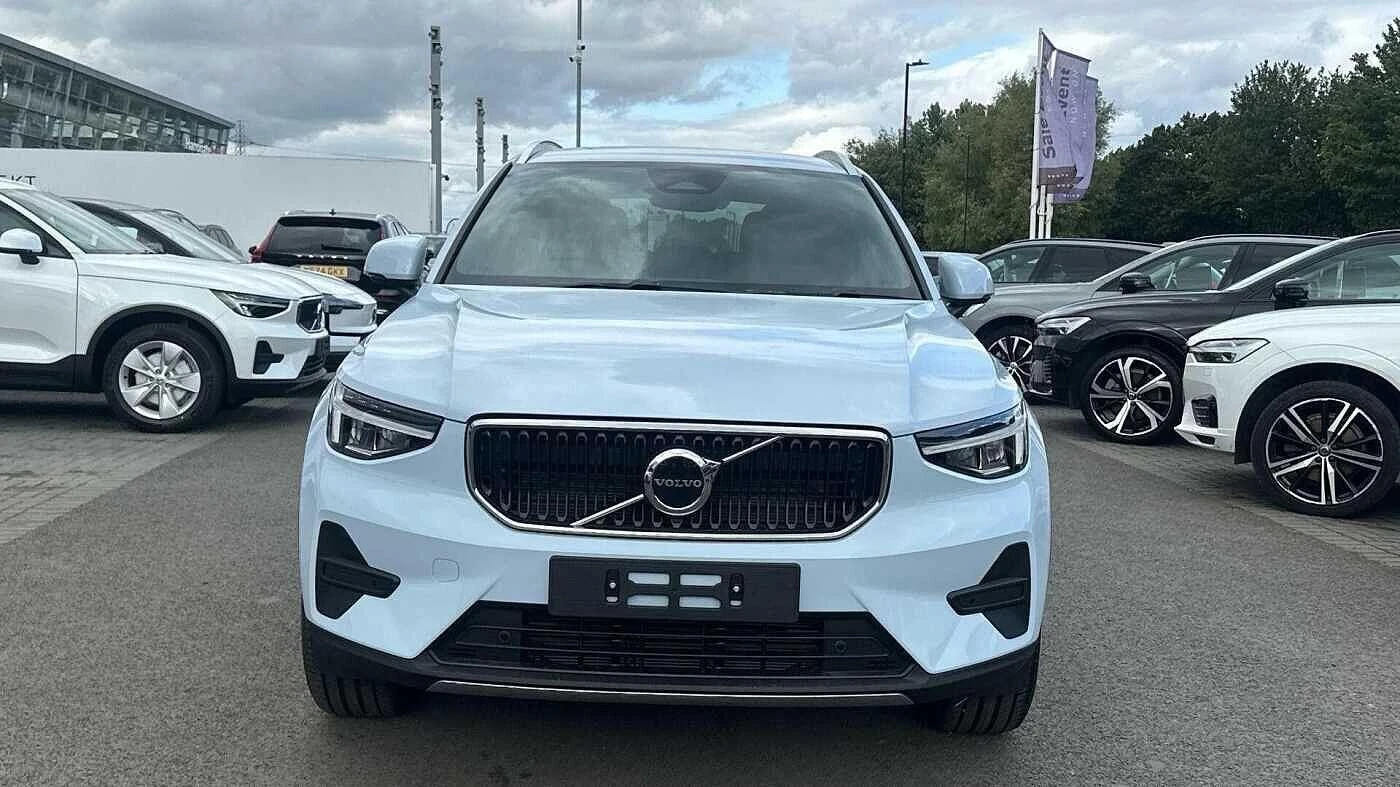 Volvo XC40 Core B3 (163 hp) Auto NL75VFE Image 2