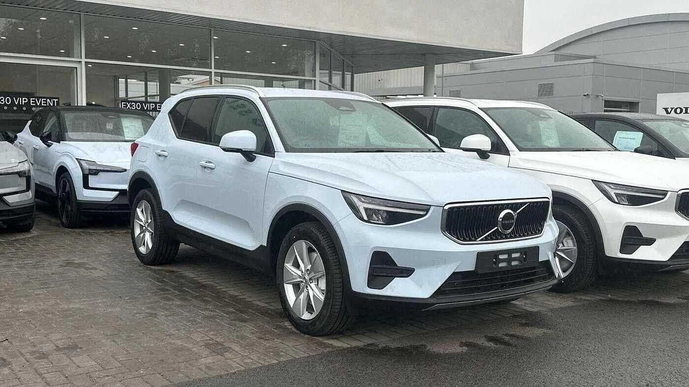 Volvo XC40 Core B3 (163 hp) Auto NL75VFE Image 1