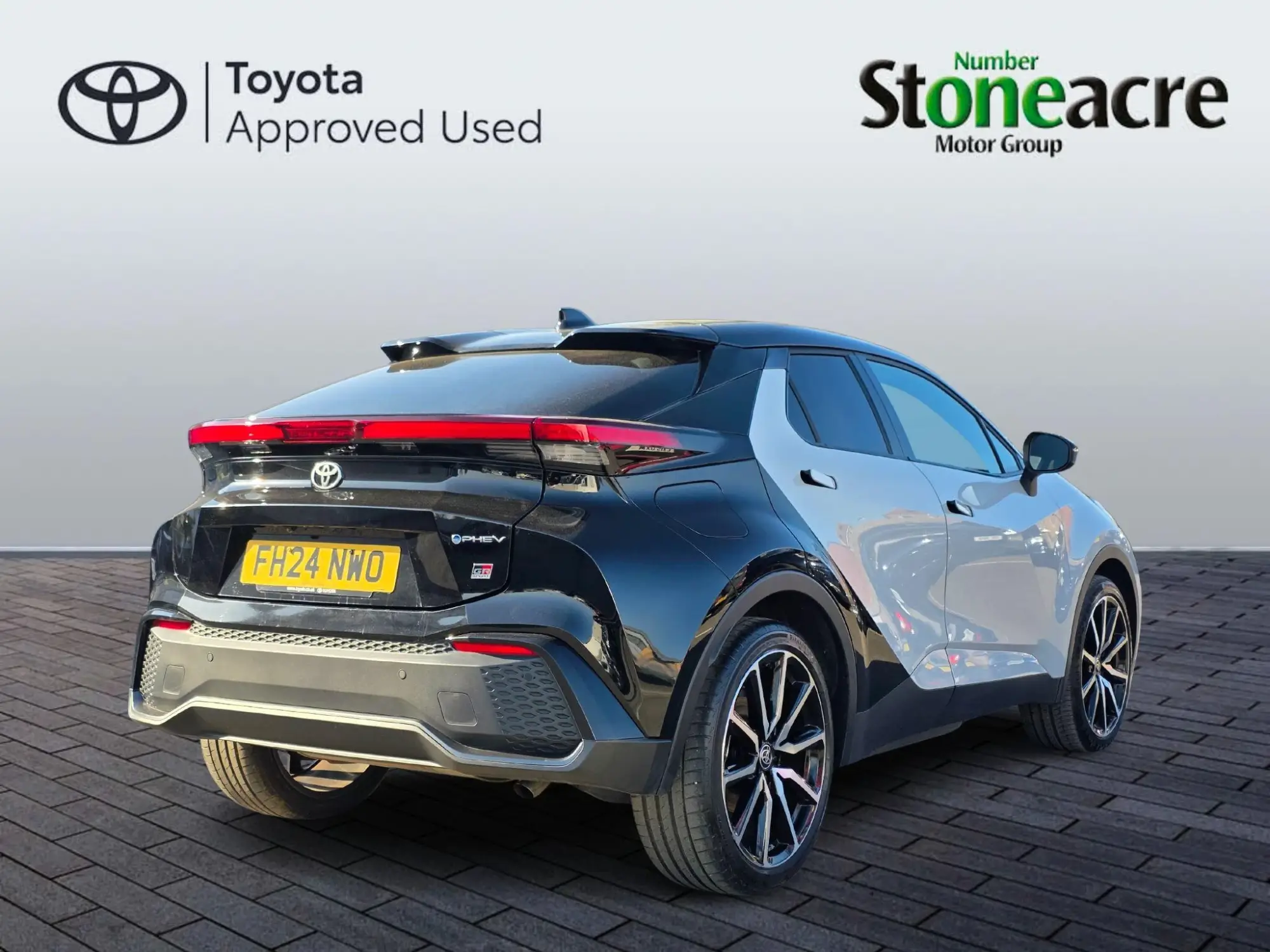 Toyota C-HR Plug-in Hybrid 2.0 VVT-h 13.6 kWh GR SPORT CVT Euro 6 (s/s) 5dr FH24NWO Image 2