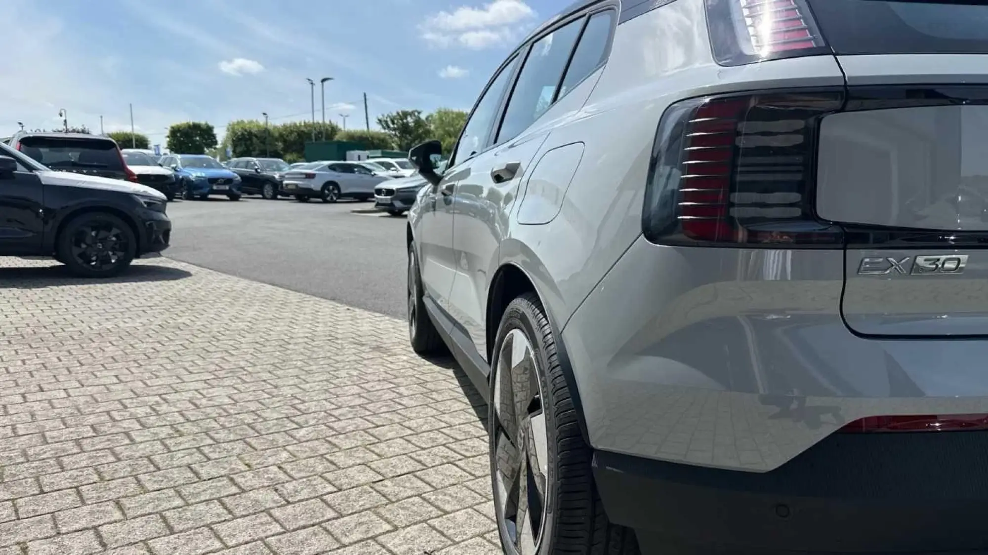 Volvo EX30 315kW Twin Motor Performance Ultra 69kWh 5dr Auto NU26BXD Image 3