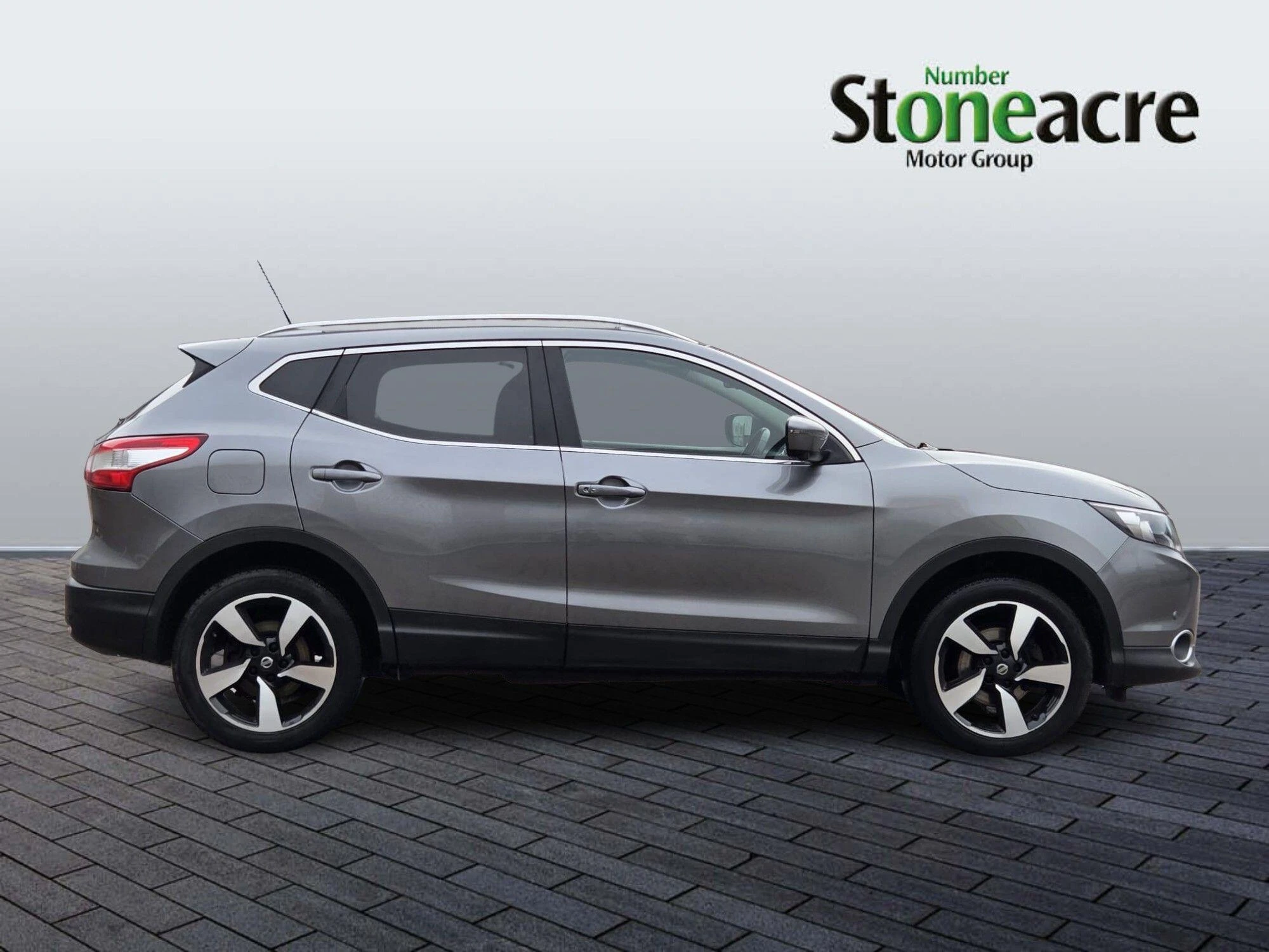 Nissan Qashqai 1.2 DIG-T N-Connecta 2WD Euro 6 (s/s) 5dr BP66XXS Image 2