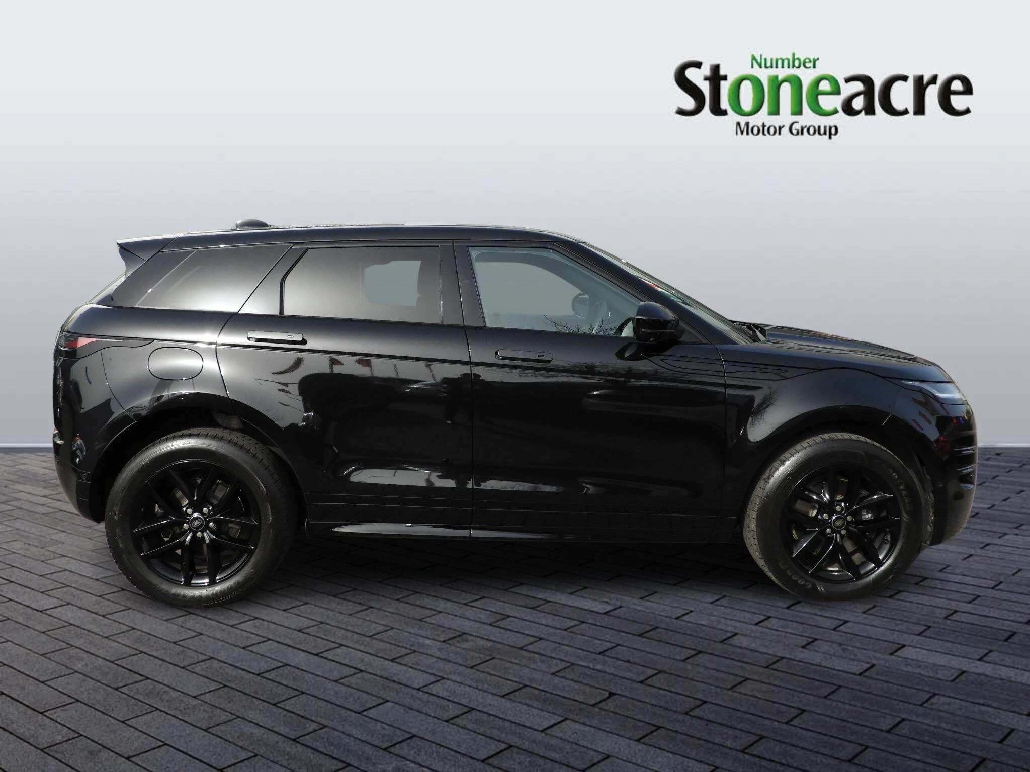 Land Rover Range Rover Evoque 1.5 P270e 12.17kWh Edition Auto 4WD Euro 6 (s/s) 5dr P500KJM Image 2