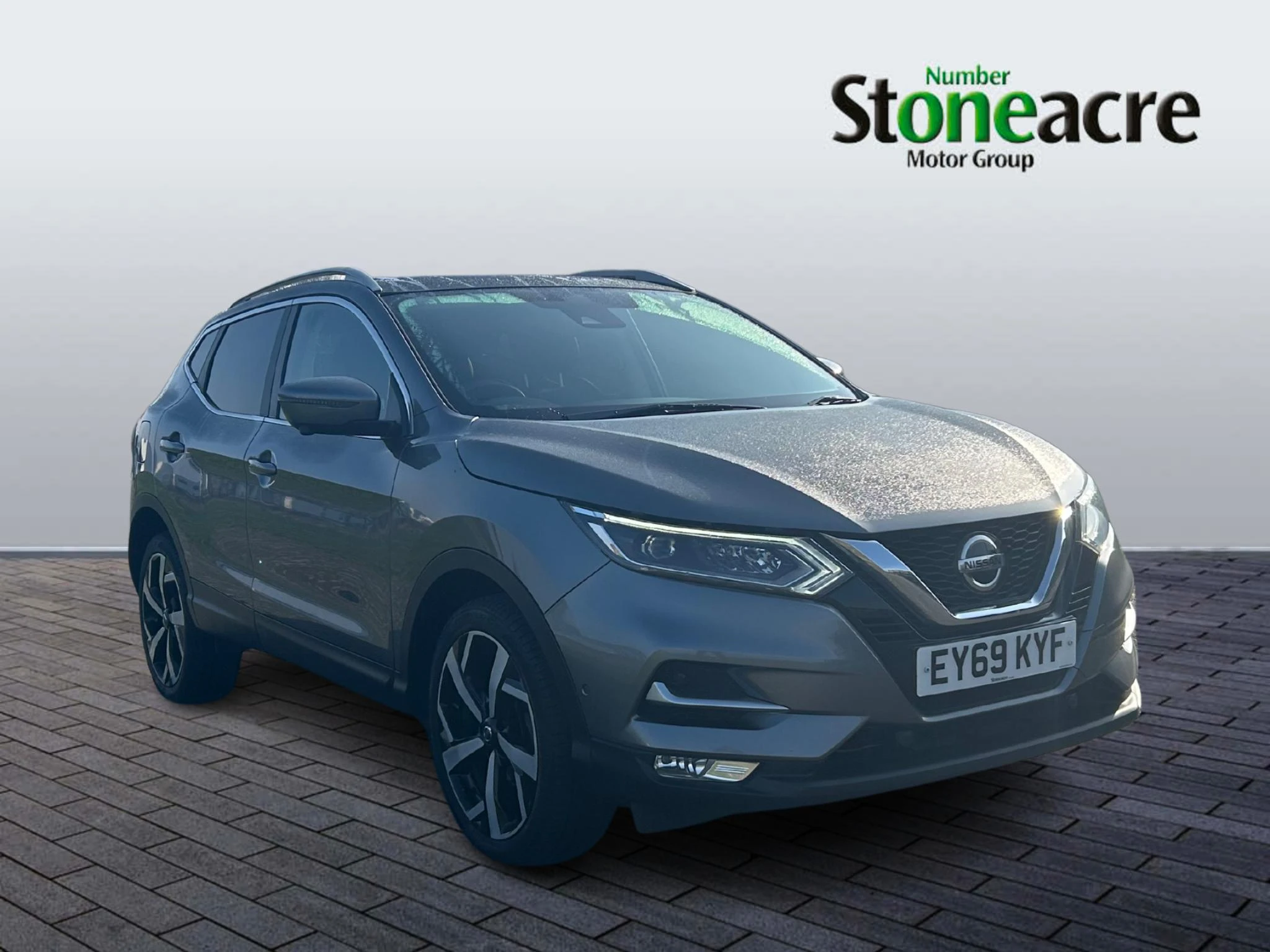 Nissan Qashqai 1.3 DIG-T Tekna Euro 6 (s/s) 5dr EY69KYF Image 1