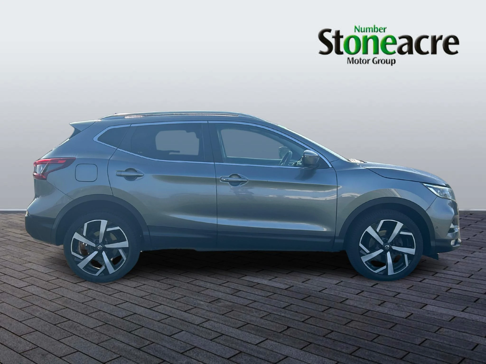 Nissan Qashqai 1.3 DIG-T Tekna Euro 6 (s/s) 5dr EY69KYF Image 2