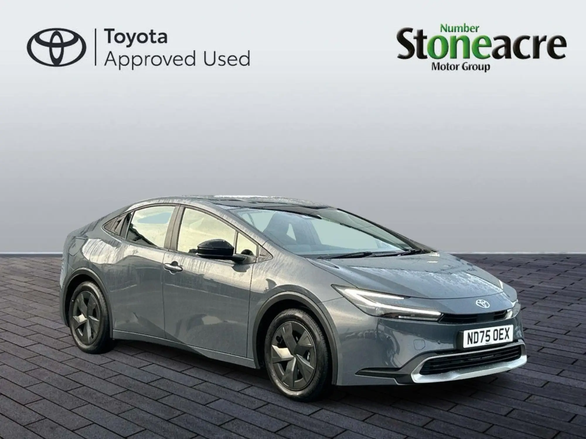 Toyota Prius Plug-in Hybrid 2.0 13.6 kWh Design CVT Euro 6 (s/s) 5dr ND75OEX Image 1