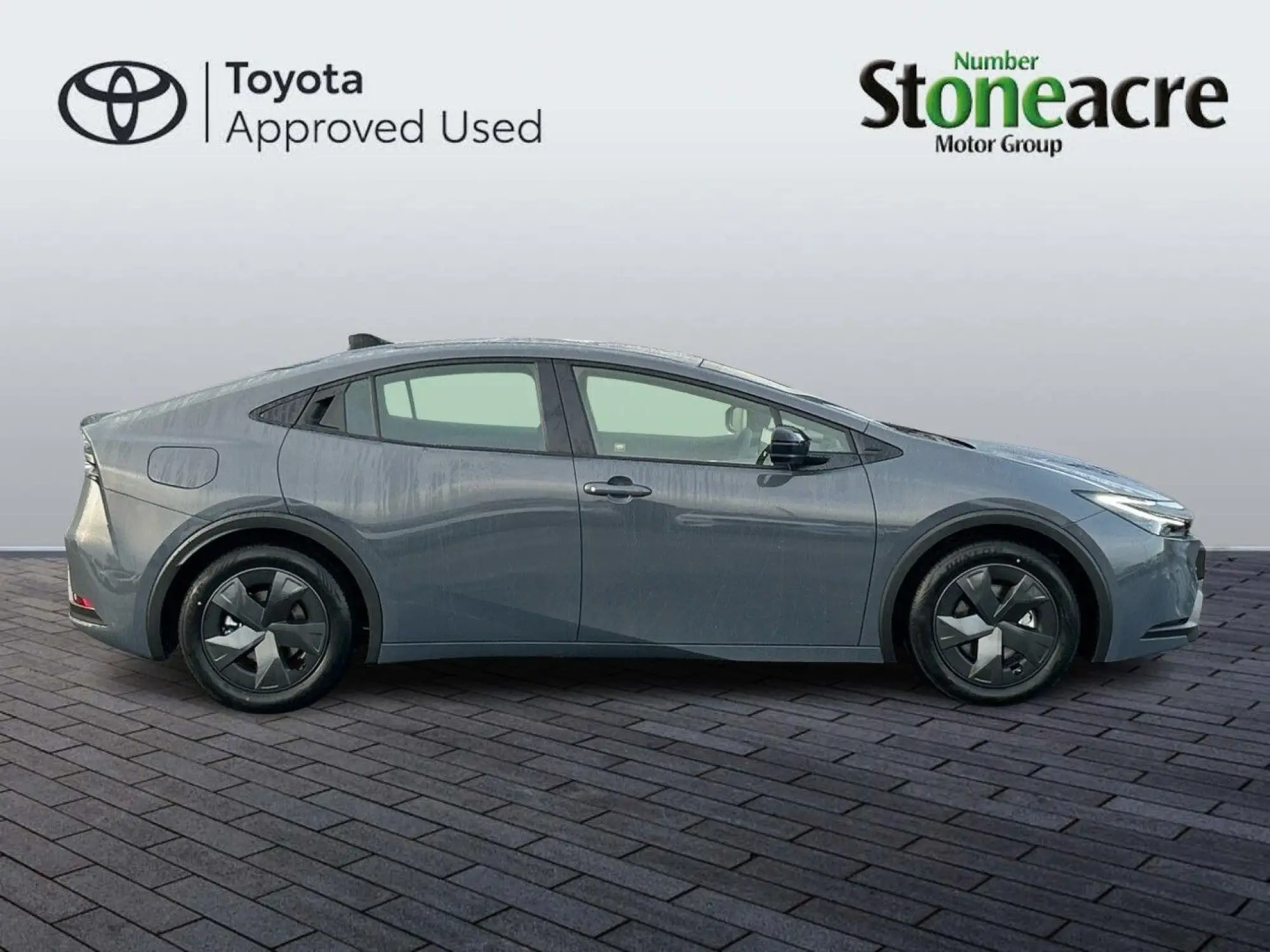 Toyota Prius Plug-in Hybrid 2.0 13.6 kWh Design CVT Euro 6 (s/s) 5dr ND75OEX Image 2