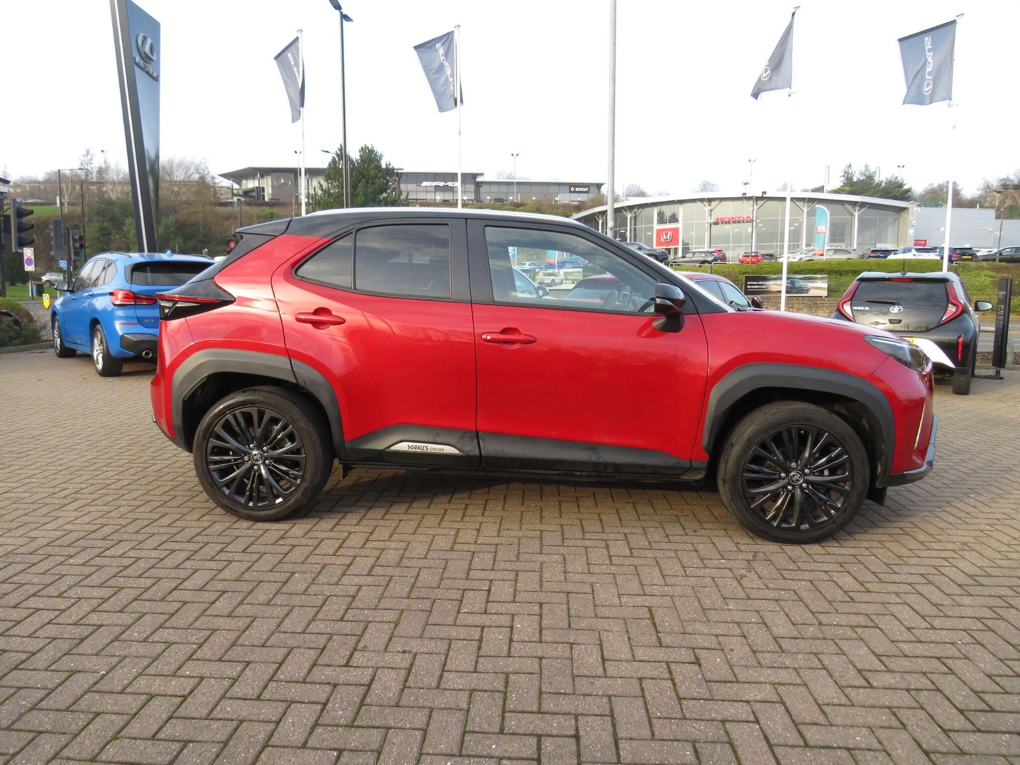 Toyota Yaris Cross 1.5 VVT-h Dynamic SUV 5dr Petrol Hybrid E-CVT Euro 6 (s/s) (116 ps) RK22ZND Image 2