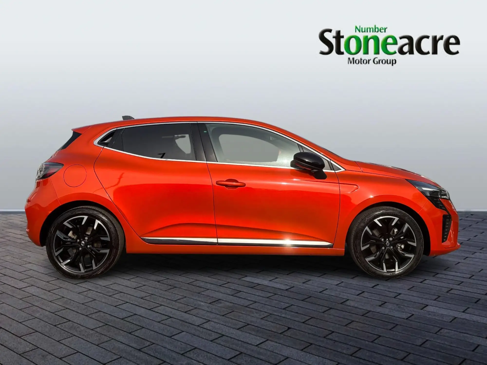 Renault Clio E-Tech 1.6 E-TECH techno Auto Euro 6 (s/s) 5dr YR24XJA Image 2