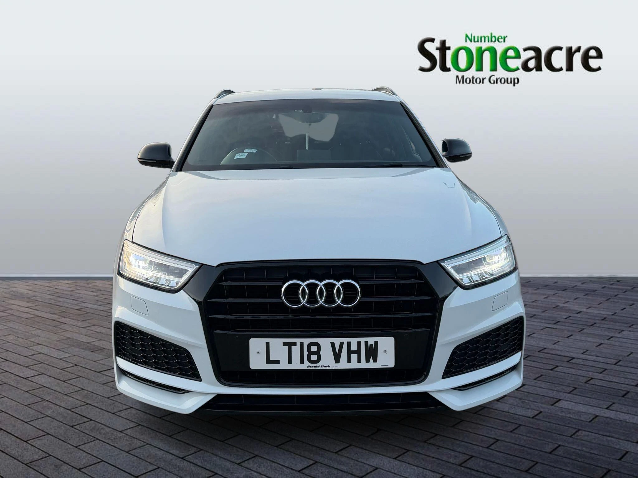 Audi Q3 1.4 TFSI CoD Black Edition S Tronic Euro 6 (s/s) 5dr LT18VHW Image 2